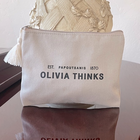 Luxury Sun Cosmetics Kit - Picture 2 of 10